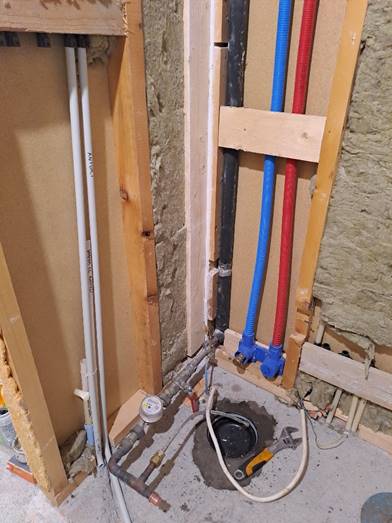 Käyttövesijohdot asennettu